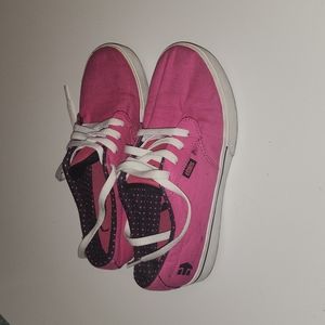 Etnies sneakers
